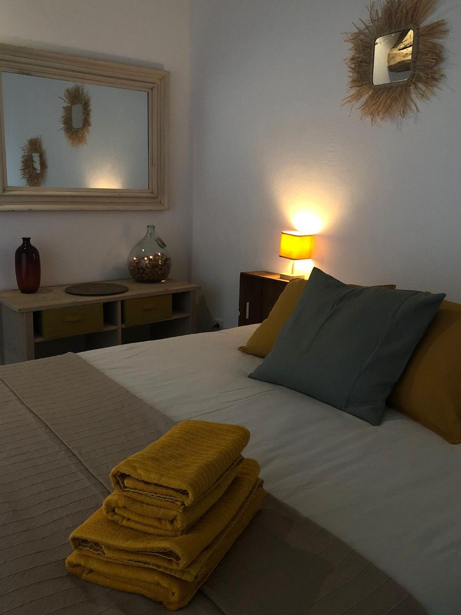 Maison D'Hotes La Fezendes Miradoux Luaran gambar